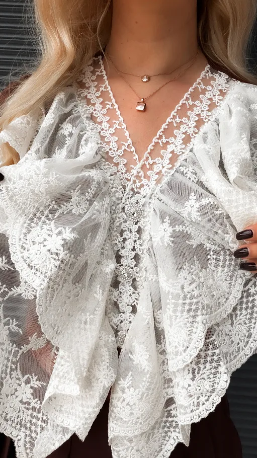 Brązowa bawełniana bluzka z białą koronką na dekolcie ONE SIZE - R388A