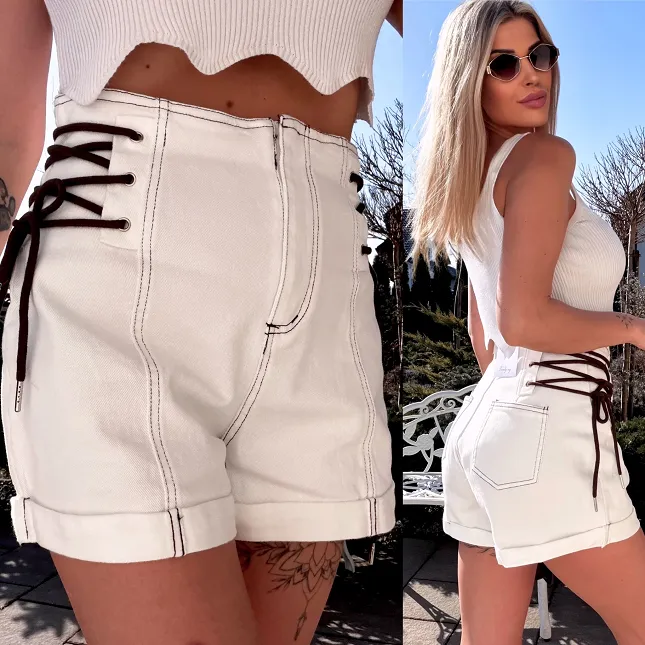 Elastyczne krótkie szorty z podwyższonym stanem WHITE JEANS - R799