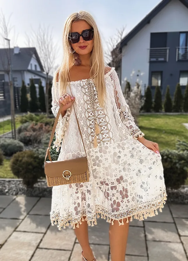 Biała sukienka z koronki w stylu BOHO oversize - M878