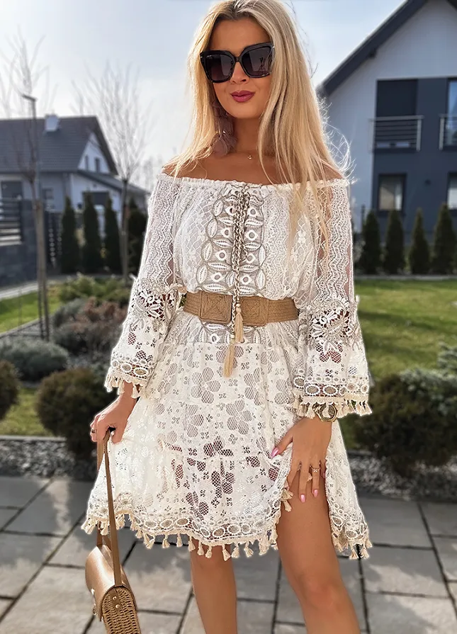 Biała sukienka z koronki w stylu BOHO oversize - M878