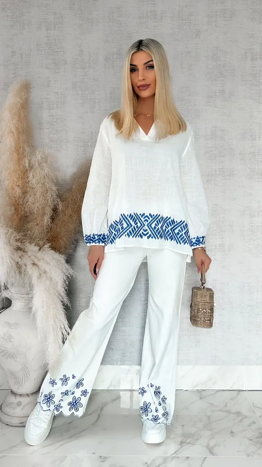 Biała bawełniana bluzka w luźnym stylu z haftowaniem ONE SIZE - R816