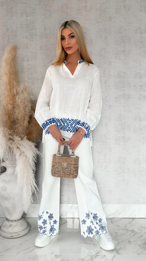 Biała bawełniana bluzka w luźnym stylu z haftowaniem ONE SIZE - R816