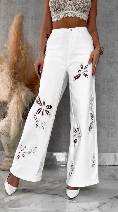 Oryginalne elastyczne spodnie jeansy z haftowanymi kwiatami BIAŁE - R709