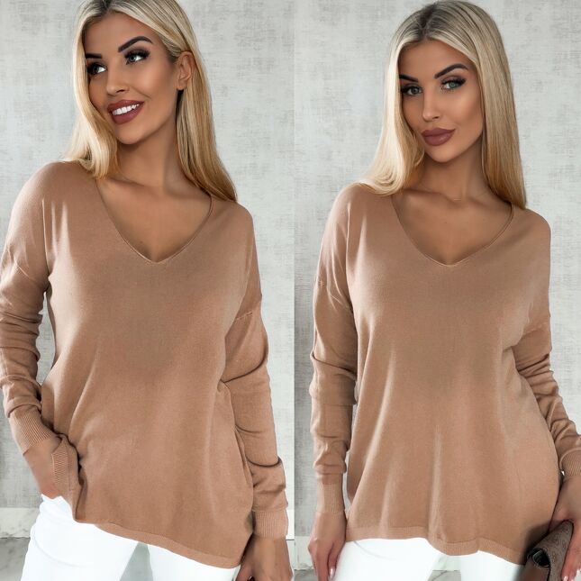 Lekki dzianinowy sweter w serek CAPPUCCINO one size - R313B