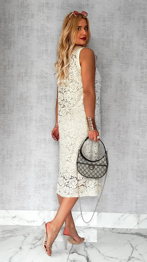 Długa koronkowa sukienka z kwiatem ONE SIZE ecru - P787