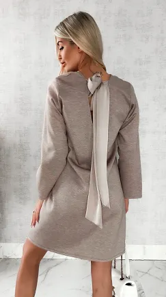 Luźna beżowa sukienka z wiązaniem z tyłu ONE SIZE - P222