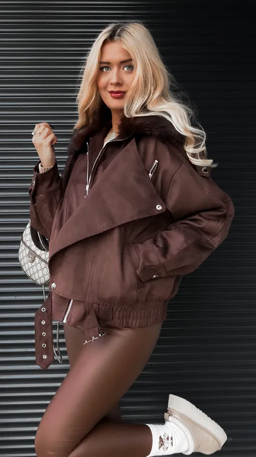 Czekoladowa kurtka zamszowa z futerkiem ONE SIZE - R324