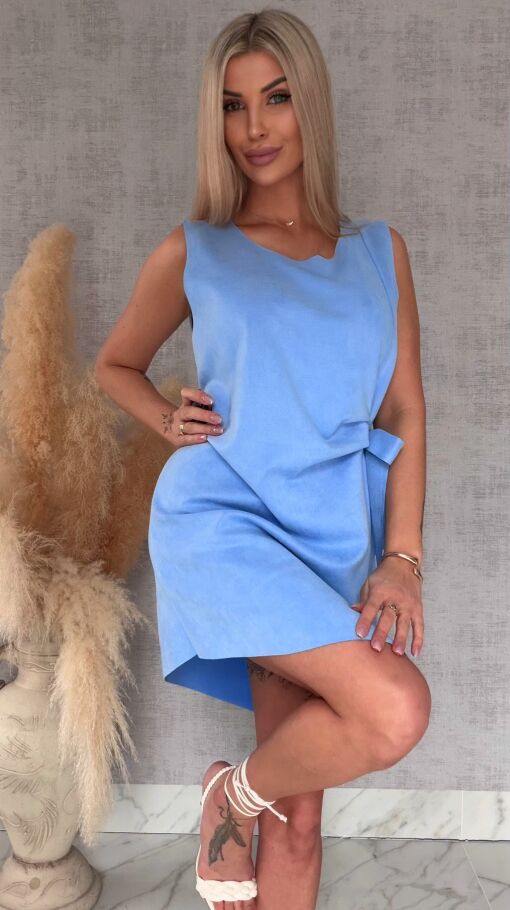 Niebieska sukienka z eko zamszu z wiązaniem ONE SIZE - R435