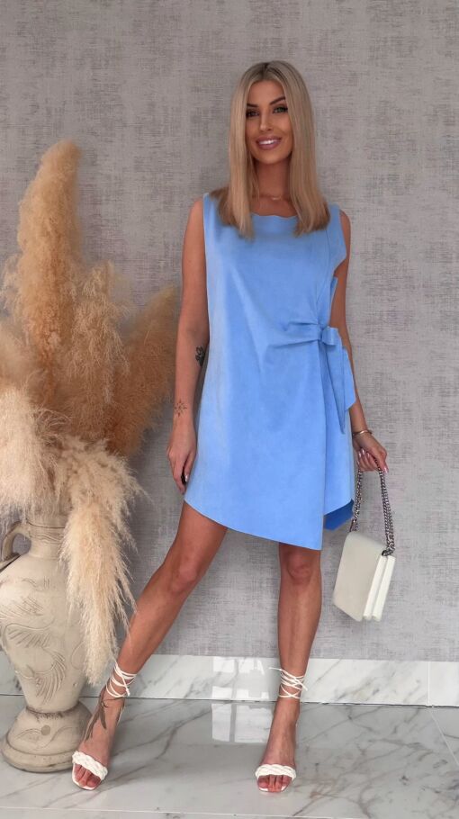 Niebieska sukienka z eko zamszu z wiązaniem ONE SIZE - R435