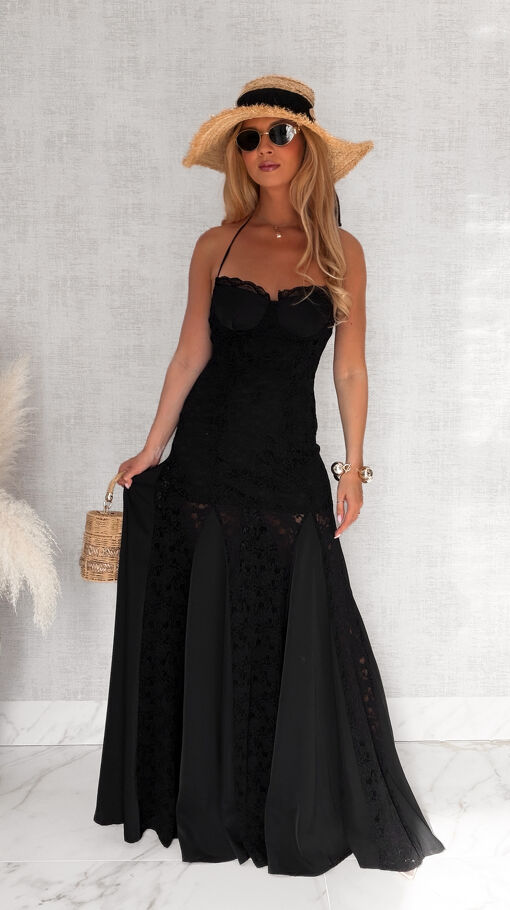 Elegancka maxi długa sukienka z koronki BLACK - S061A