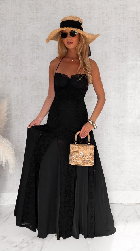 Elegancka maxi długa sukienka z koronki BLACK - S061A