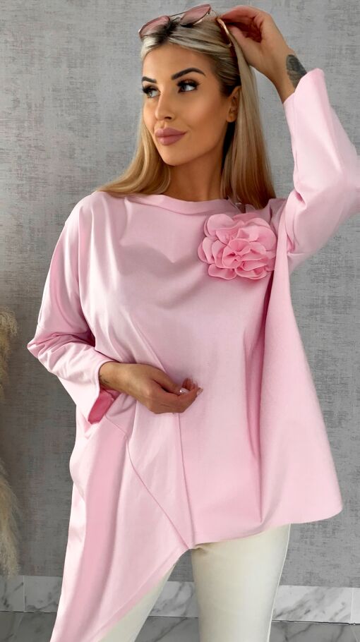Asymetryczna pastelowa bluzka z broszką ONE SIZE różowa - R448B