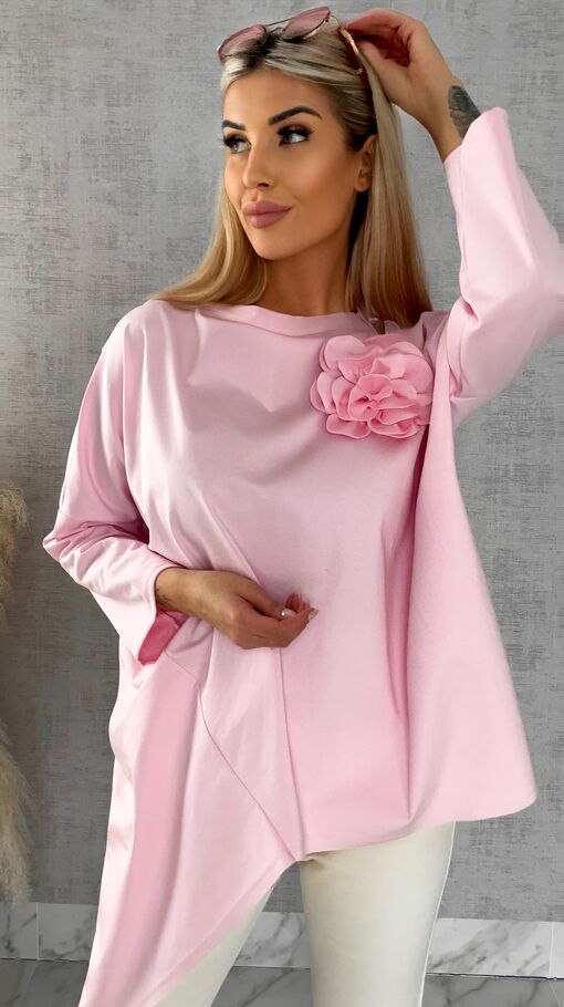 Asymetryczna pastelowa bluzka z broszką ONE SIZE różowa - R448B