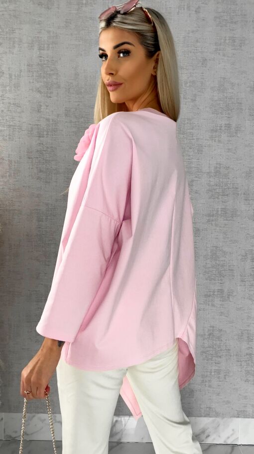 Asymetryczna pastelowa bluzka z broszką ONE SIZE różowa - R448B