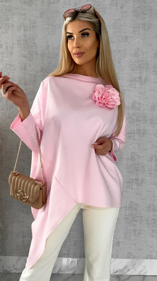 Asymetryczna pastelowa bluzka z broszką ONE SIZE różowa - P448B