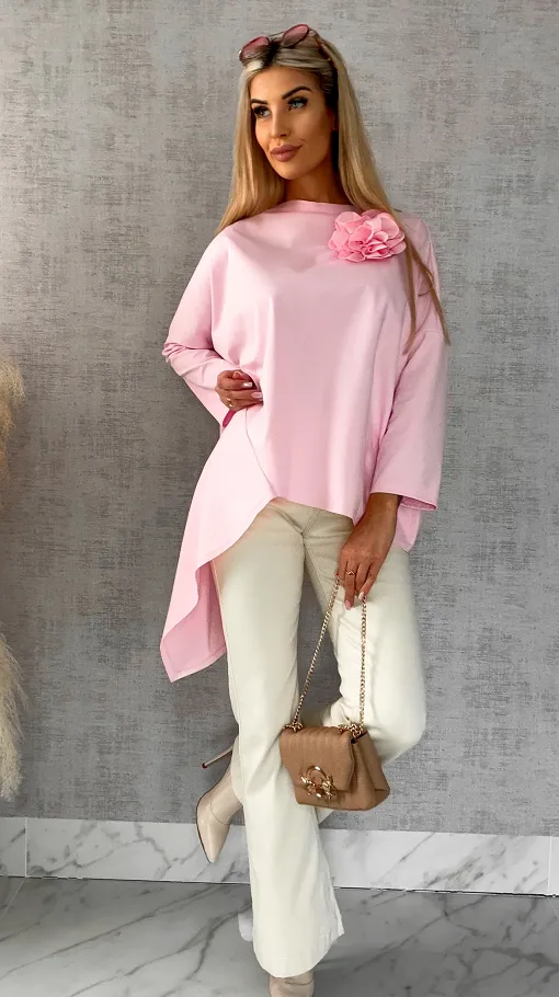 Asymetryczna pastelowa bluzka z broszką ONE SIZE różowa - P448B