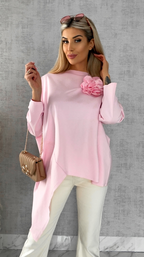 Asymetryczna pastelowa bluzka z broszką ONE SIZE różowa - R448B