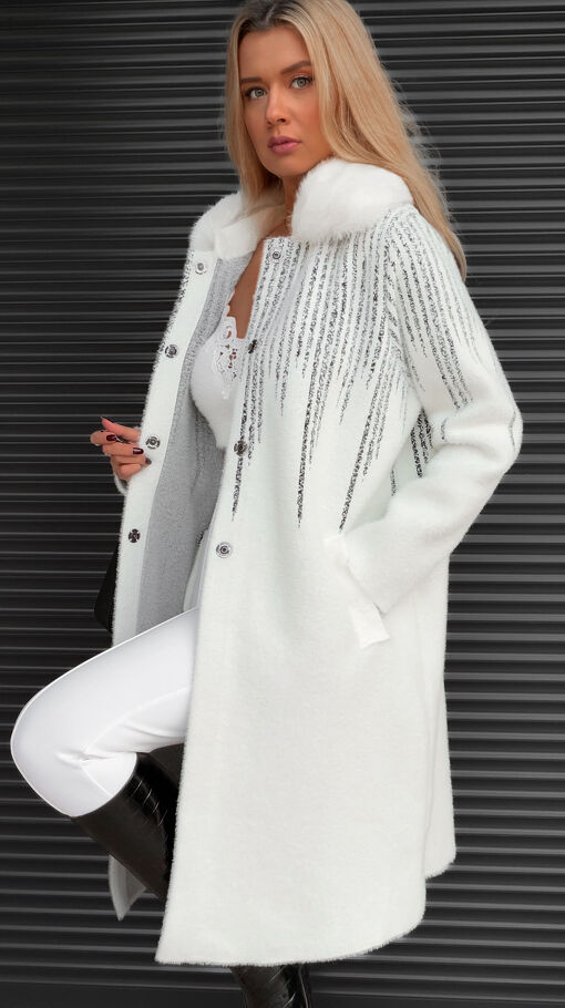 Elegancki wełniany płaszcz ALPAKA w kolorze ecru z kontrastowym wzorem ONE SIZE - S614