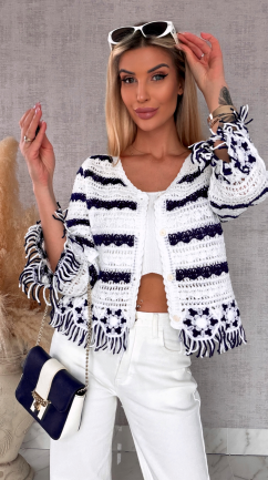 Szydełkowy sweter zapinany na guziki z frędzlami ONE SIZE biały - R744A