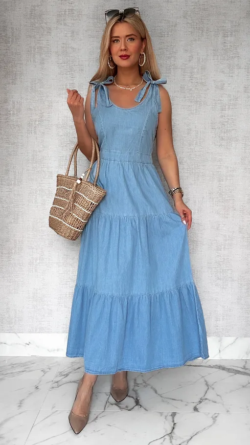 MAXI długa sukienka z miękkiego jeansu z wiązanymi ramiączkami - P712