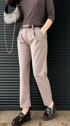 Eleganckie beżowe spodnie w jodełkę - N817