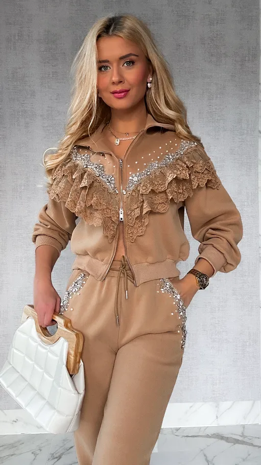 Bawełniany BEŻOWY komplet dresowy zdobiony srebrnymi dodatkami - P168B