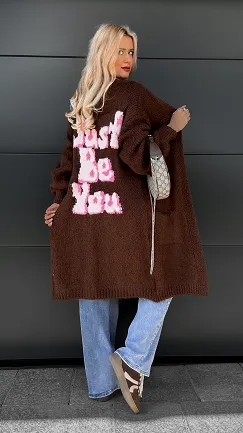Długi kardigan JUST BE YOU w kolorze czekoladowym ONE SIZE - P976