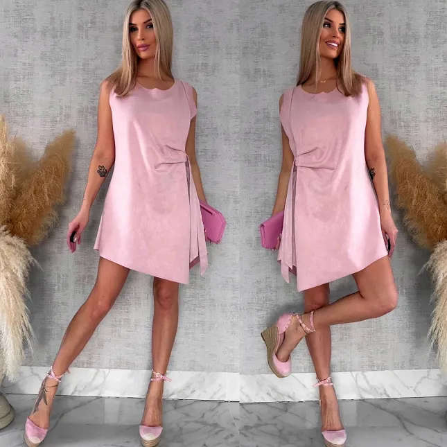 Różowa sukienka z eko zamszu z wiązaniem ONE SIZE - R435B