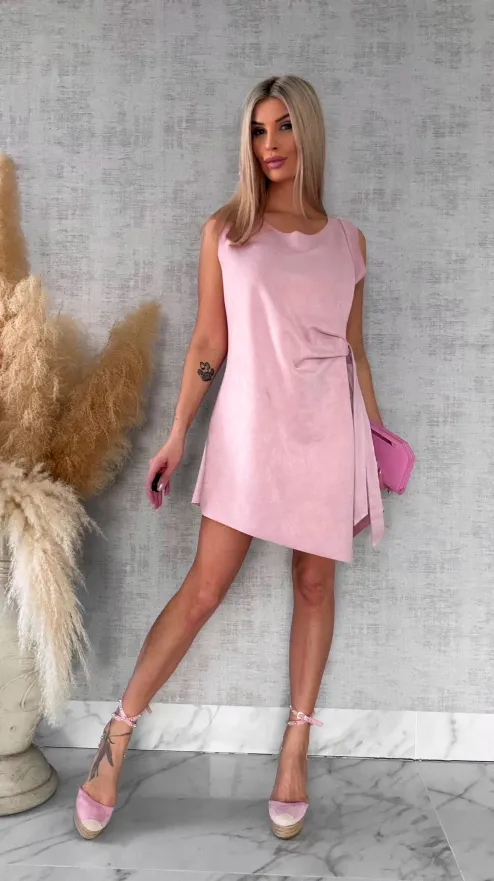 Różowa sukienka z eko zamszu z wiązaniem ONE SIZE - R435B