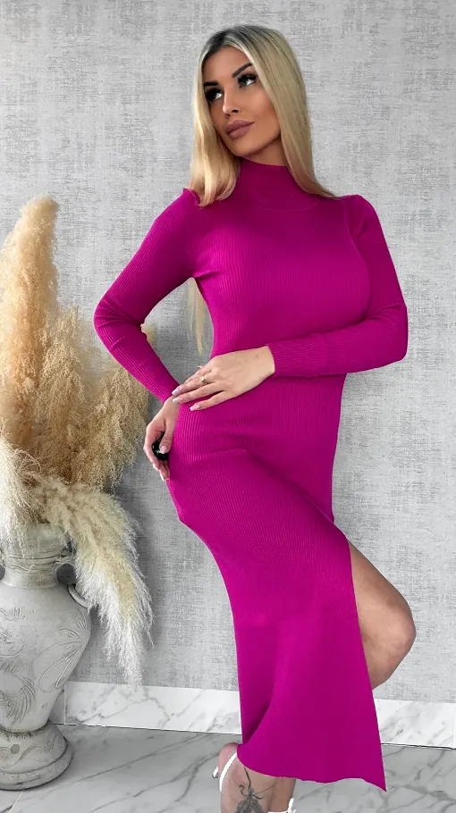 Midi sukienka dzianinowa w prążki z rozcięciem ONE SIZE fuksja - R578