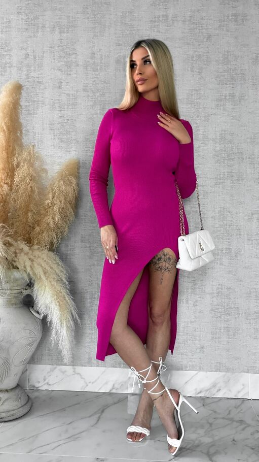 Midi sukienka dzianinowa w prążki z rozcięciem ONE SIZE fuksja - R578