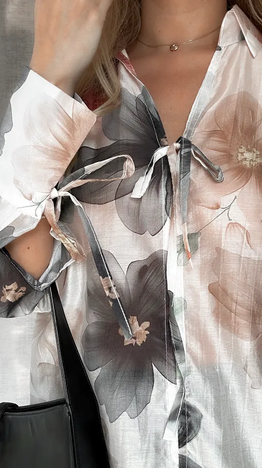 Asymetryczna bluzka MGIEŁKA w malowane czarne kwiaty ONE SIZE - P432