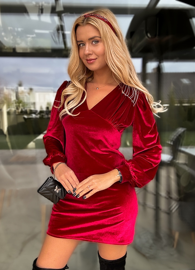 Elegancka aksamitna sukienka srebrne łańcuszki KARMAZYNOWA - M480A