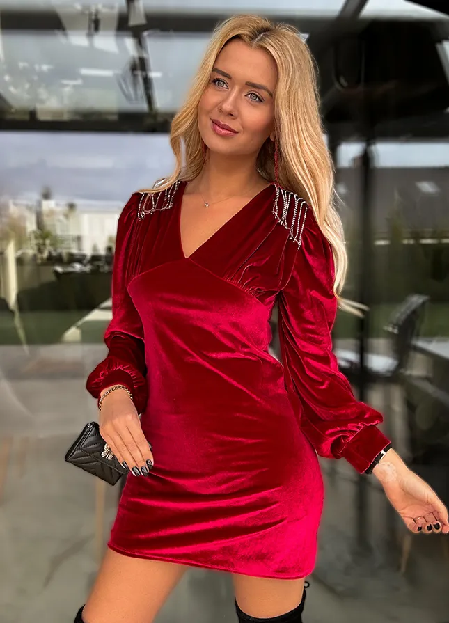 Elegancka aksamitna sukienka srebrne łańcuszki KARMAZYNOWA - M480A