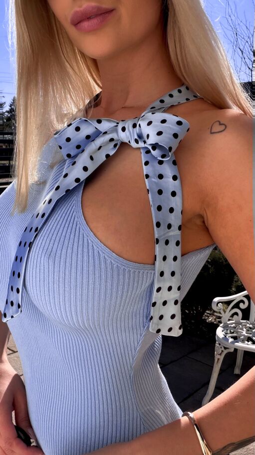 Elastyczna dzianinowa sukienka BLUE z wiskozy - R797B