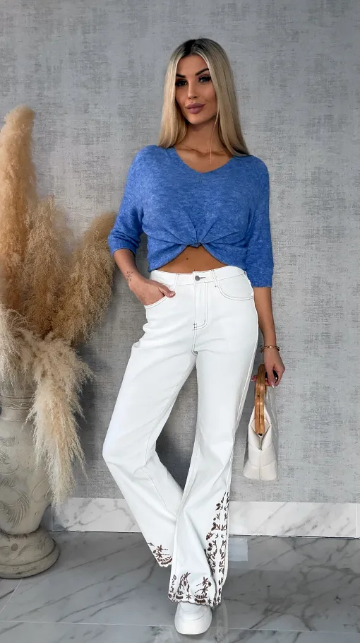 Lekki klasyczny sweter na wiosnę w serek BLUE JEANS - R663B