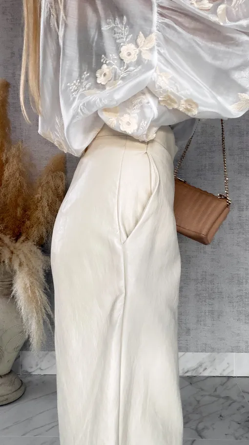 Skórzane spodnie KULOTY z kieszeniami JASNY BEŻ - R587