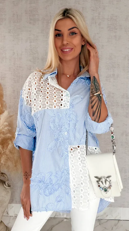 Niebieska bawełniana koszula w paski z białą koronką ONE SIZE - R818