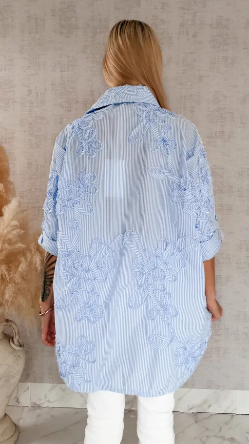 Niebieska bawełniana koszula w paski z białą koronką ONE SIZE - R818