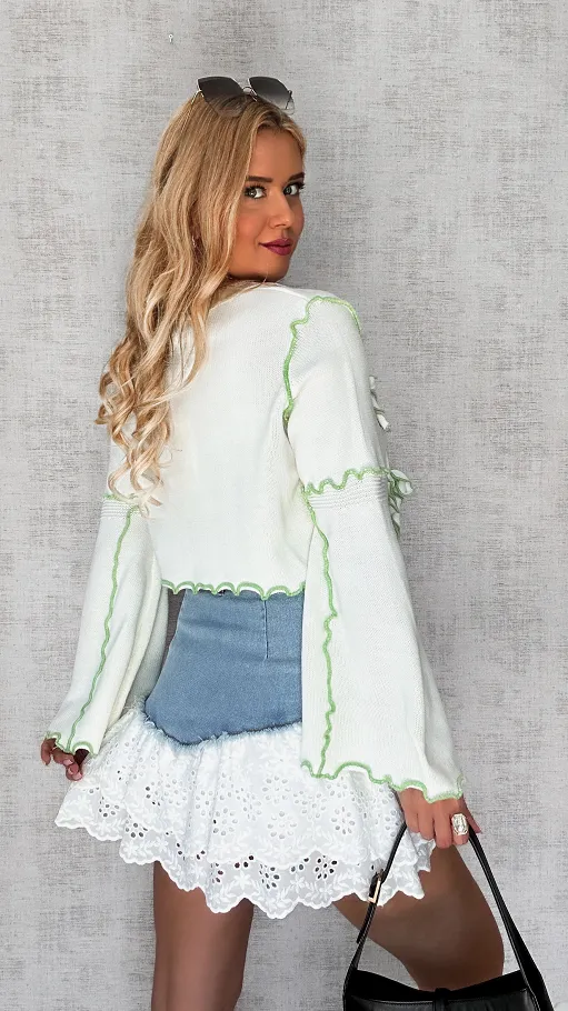 Biały wiosenny sweter z zielonym wykończeniem ONE SIZE - P549