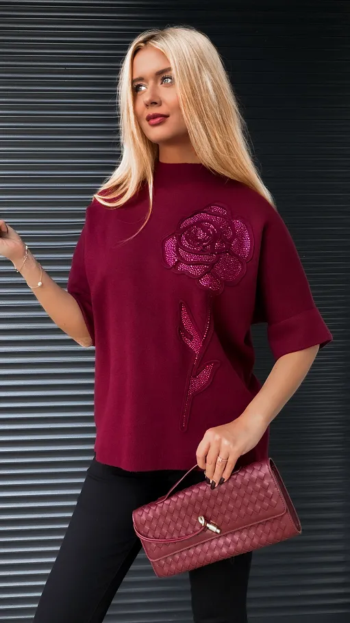Sweter półgolf w kolorze BORDO z różą - R178A