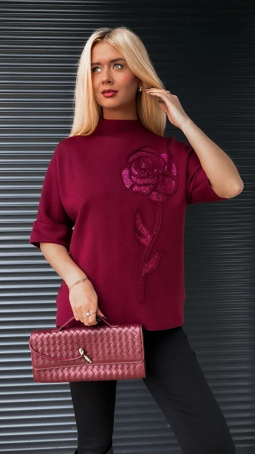 Sweter półgolf w kolorze BORDO z różą - R178A