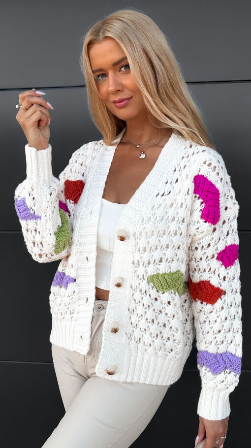 Ażurowy sweter ECRU na guziki z kolorowymi wstawkami ONE SIZE - S340