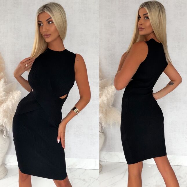 Czarna dzianinowa sukienka z modnym przodem WISKOZA one size - S242