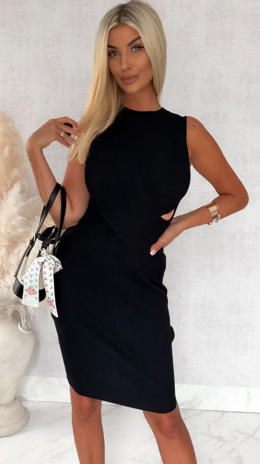 Czarna dzianinowa sukienka z modnym przodem WISKOZA one size - S242